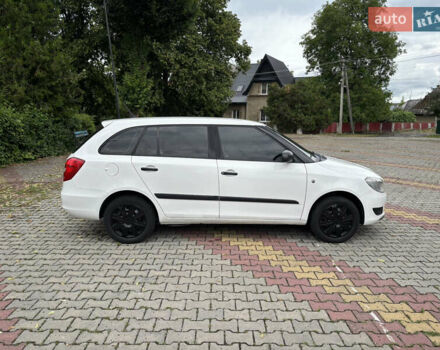 Білий Шкода Фабія, об'ємом двигуна 1.2 л та пробігом 257 тис. км за 4500 $, фото 7 на Automoto.ua