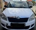 Белый Шкода Фабия, объемом двигателя 1.39 л и пробегом 220 тыс. км за 7000 $, фото 1 на Automoto.ua