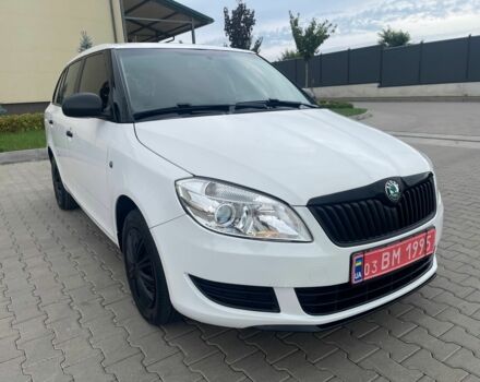 Белый Шкода Фабия, объемом двигателя 0 л и пробегом 248 тыс. км за 4999 $, фото 1 на Automoto.ua