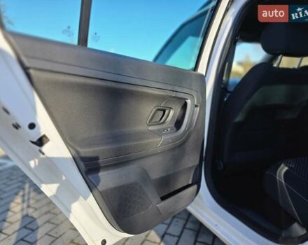 Белый Шкода Фабия, объемом двигателя 1.4 л и пробегом 188 тыс. км за 7950 $, фото 44 на Automoto.ua