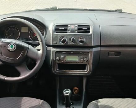 Белый Шкода Фабия, объемом двигателя 1.4 л и пробегом 220 тыс. км за 5800 $, фото 18 на Automoto.ua