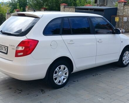 Белый Шкода Фабия, объемом двигателя 1.4 л и пробегом 220 тыс. км за 5800 $, фото 5 на Automoto.ua