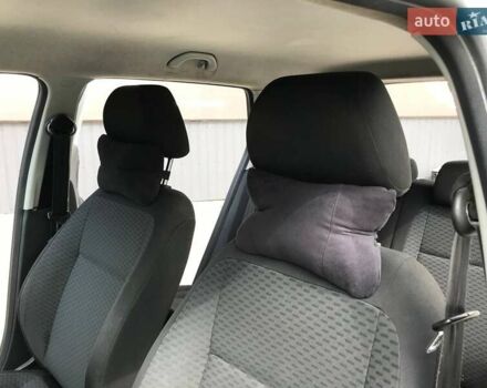 Белый Шкода Фабия, объемом двигателя 1.2 л и пробегом 235 тыс. км за 5500 $, фото 23 на Automoto.ua