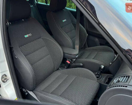 Білий Шкода Фабія, об'ємом двигуна 1.4 л та пробігом 188 тис. км за 7600 $, фото 22 на Automoto.ua