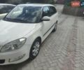 Белый Шкода Фабия, объемом двигателя 1.6 л и пробегом 226 тыс. км за 5700 $, фото 1 на Automoto.ua