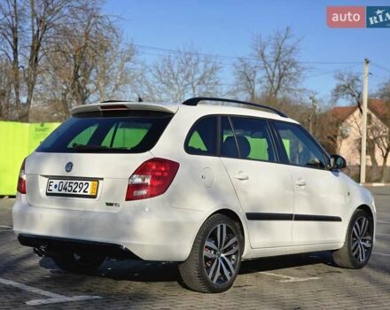 Белый Шкода Фабия, объемом двигателя 1.4 л и пробегом 188 тыс. км за 7950 $, фото 2 на Automoto.ua