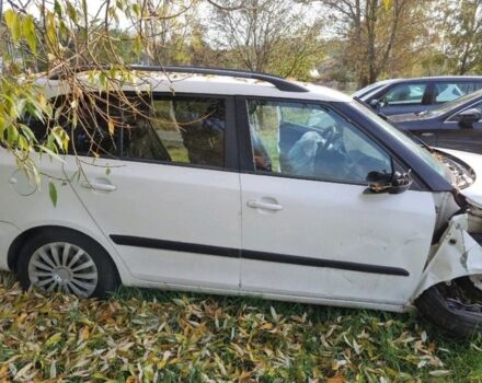 Белый Шкода Фабия, объемом двигателя 1.2 л и пробегом 170 тыс. км за 2000 $, фото 3 на Automoto.ua