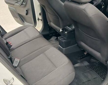 Білий Шкода Фабія, об'ємом двигуна 1.4 л та пробігом 220 тис. км за 5800 $, фото 6 на Automoto.ua