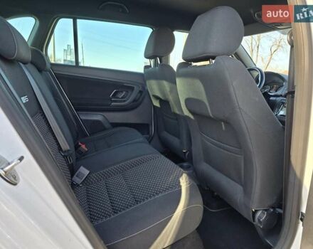 Белый Шкода Фабия, объемом двигателя 1.4 л и пробегом 188 тыс. км за 7950 $, фото 30 на Automoto.ua