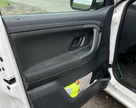 Белый Шкода Фабия, объемом двигателя 1.2 л и пробегом 350 тыс. км за 5700 $, фото 11 на Automoto.ua