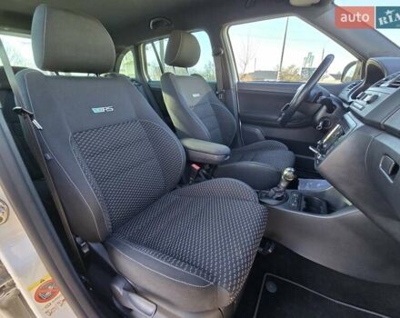 Белый Шкода Фабия, объемом двигателя 1.4 л и пробегом 188 тыс. км за 7950 $, фото 34 на Automoto.ua