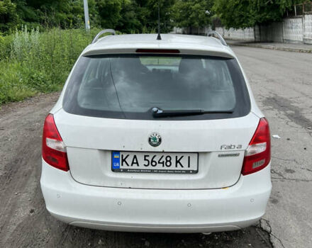 Белый Шкода Фабия, объемом двигателя 1.2 л и пробегом 350 тыс. км за 5700 $, фото 4 на Automoto.ua