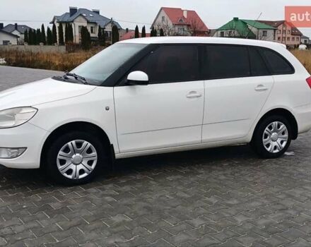 Белый Шкода Фабия, объемом двигателя 1.4 л и пробегом 220 тыс. км за 5600 $, фото 7 на Automoto.ua