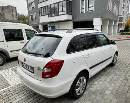 Белый Шкода Фабия, объемом двигателя 1.2 л и пробегом 195 тыс. км за 5500 $, фото 4 на Automoto.ua