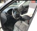 Белый Шкода Фабия, объемом двигателя 1.2 л и пробегом 235 тыс. км за 5500 $, фото 14 на Automoto.ua