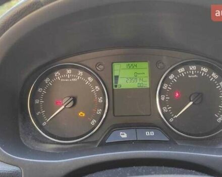 Шкода Фабия 2011 в Виннице на Automoto.ua Белый Шкода Фабия, объемом двигателя 1.6 л и пробегом 236 тыс. км за 6900 $, фото 6 на Automoto.ua