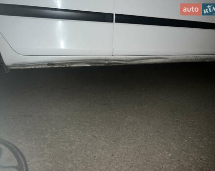 Белый Шкода Фабия, объемом двигателя 1.2 л и пробегом 350 тыс. км за 5700 $, фото 20 на Automoto.ua