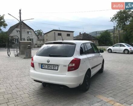 Белый Шкода Фабия, объемом двигателя 1.2 л и пробегом 235 тыс. км за 5500 $, фото 4 на Automoto.ua