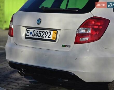 Белый Шкода Фабия, объемом двигателя 1.4 л и пробегом 188 тыс. км за 7950 $, фото 17 на Automoto.ua