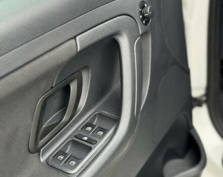 Белый Шкода Фабия, объемом двигателя 1.4 л и пробегом 188 тыс. км за 8350 $, фото 10 на Automoto.ua