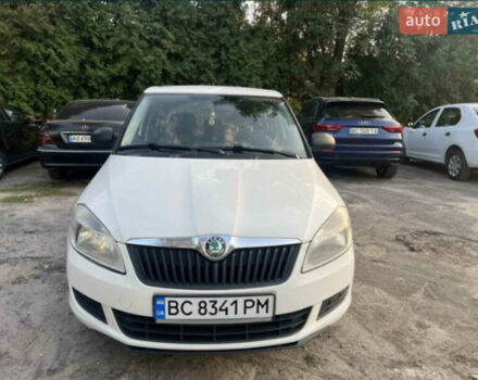 Белый Шкода Фабия, объемом двигателя 1.2 л и пробегом 238 тыс. км за 4600 $, фото 1 на Automoto.ua