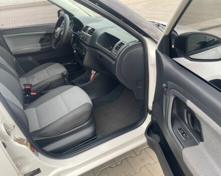 Белый Шкода Фабия, объемом двигателя 0 л и пробегом 248 тыс. км за 4999 $, фото 14 на Automoto.ua