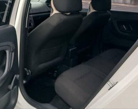 Белый Шкода Фабия, объемом двигателя 1.4 л и пробегом 220 тыс. км за 5600 $, фото 11 на Automoto.ua