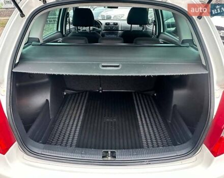 Белый Шкода Фабия, объемом двигателя 1.2 л и пробегом 157 тыс. км за 5500 $, фото 29 на Automoto.ua