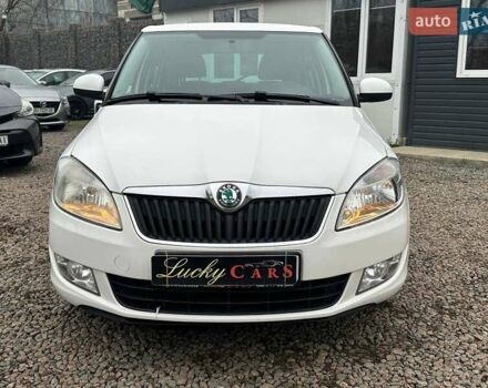 Белый Шкода Фабия, объемом двигателя 1.2 л и пробегом 157 тыс. км за 5500 $, фото 1 на Automoto.ua