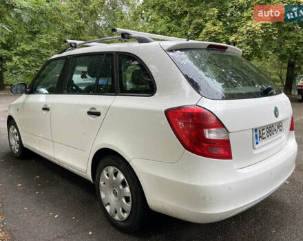 Белый Шкода Фабия, объемом двигателя 1.39 л и пробегом 335 тыс. км за 5600 $, фото 3 на Automoto.ua