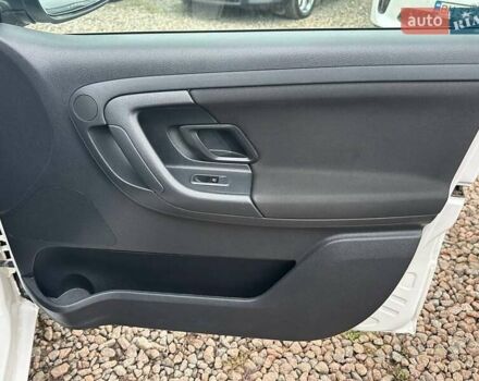 Белый Шкода Фабия, объемом двигателя 1.2 л и пробегом 157 тыс. км за 5500 $, фото 23 на Automoto.ua