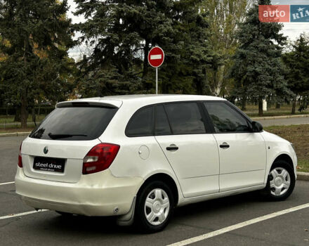 Белый Шкода Фабия, объемом двигателя 1.4 л и пробегом 246 тыс. км за 4500 $, фото 4 на Automoto.ua