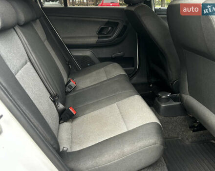 Белый Шкода Фабия, объемом двигателя 1.4 л и пробегом 246 тыс. км за 4500 $, фото 9 на Automoto.ua