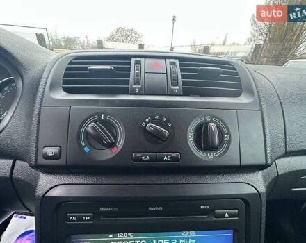 Белый Шкода Фабия, объемом двигателя 1.2 л и пробегом 157 тыс. км за 5500 $, фото 18 на Automoto.ua