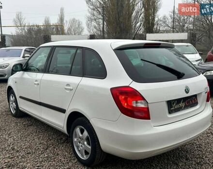 Белый Шкода Фабия, объемом двигателя 1.2 л и пробегом 157 тыс. км за 5500 $, фото 5 на Automoto.ua