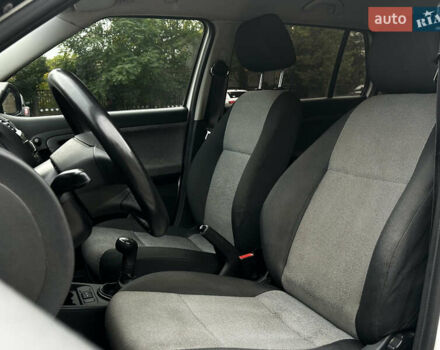 Белый Шкода Фабия, объемом двигателя 1.4 л и пробегом 246 тыс. км за 4500 $, фото 7 на Automoto.ua