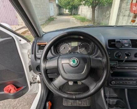 Шкода Фабія 2012 у Києві на Automoto.ua Білий Шкода Фабія, об'ємом двигуна 1.2 л та пробігом 390 тис. км за 5300 $, фото 10 на Automoto.ua