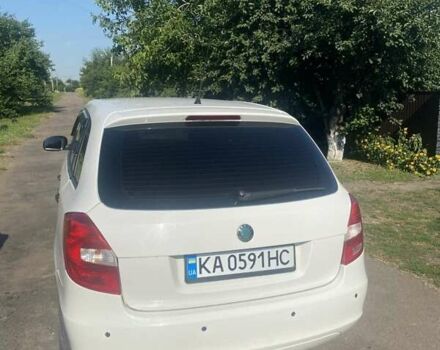 Белый Шкода Фабия, объемом двигателя 1.6 л и пробегом 350 тыс. км за 4500 $, фото 8 на Automoto.ua