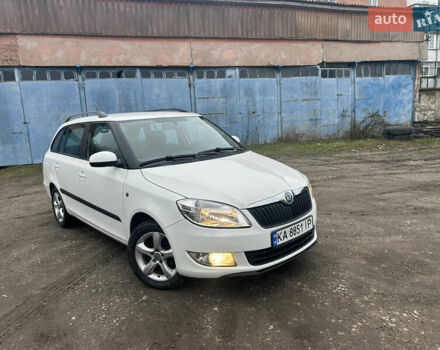 Белый Шкода Фабия, объемом двигателя 1.2 л и пробегом 180 тыс. км за 5500 $, фото 1 на Automoto.ua