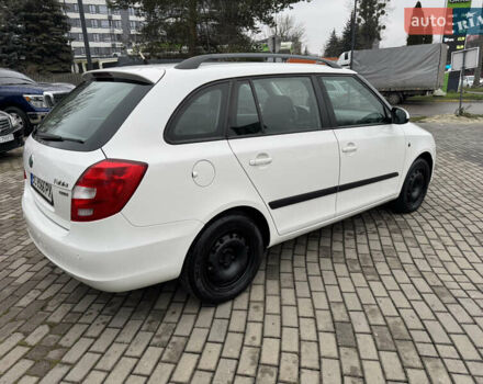 Белый Шкода Фабия, объемом двигателя 1.2 л и пробегом 261 тыс. км за 4350 $, фото 4 на Automoto.ua