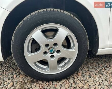 Белый Шкода Фабия, объемом двигателя 1.2 л и пробегом 157 тыс. км за 5500 $, фото 10 на Automoto.ua