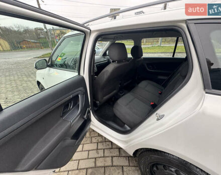 Белый Шкода Фабия, объемом двигателя 1.2 л и пробегом 261 тыс. км за 4350 $, фото 10 на Automoto.ua