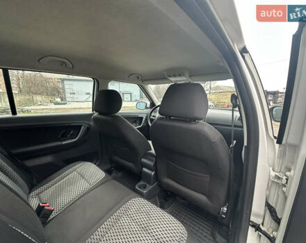 Белый Шкода Фабия, объемом двигателя 1.2 л и пробегом 180 тыс. км за 5500 $, фото 29 на Automoto.ua