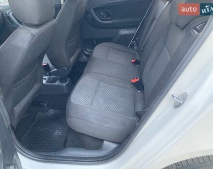 Білий Шкода Фабія, об'ємом двигуна 1.39 л та пробігом 404 тис. км за 5100 $, фото 9 на Automoto.ua