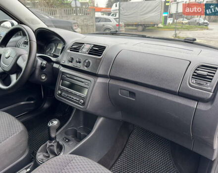 Белый Шкода Фабия, объемом двигателя 1.2 л и пробегом 261 тыс. км за 4350 $, фото 17 на Automoto.ua