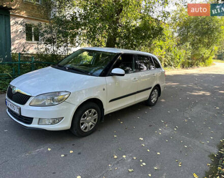 Шкода Фабия 2012 в Обухове на Automoto.ua Белый Шкода Фабия, объемом двигателя 1.39 л и пробегом 308 тыс. км за 5200 $, фото 3 на Automoto.ua