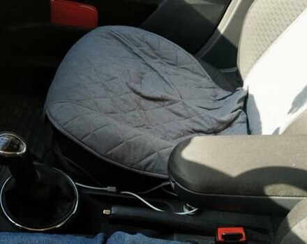 Шкода Фабія 2012 у Змиеве на Automoto.ua Білий Шкода Фабія, об'ємом двигуна 1.21 л та пробігом 160 тис. км за 6500 $, фото 7 на Automoto.ua