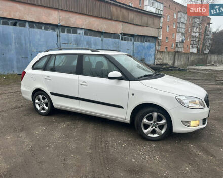 Белый Шкода Фабия, объемом двигателя 1.2 л и пробегом 180 тыс. км за 5500 $, фото 5 на Automoto.ua