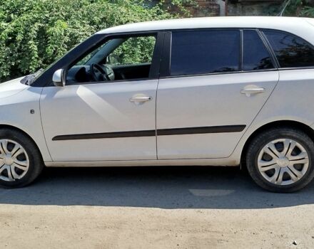 Білий Шкода Фабія, об'ємом двигуна 1.2 л та пробігом 285 тис. км за 4800 $, фото 2 на Automoto.ua