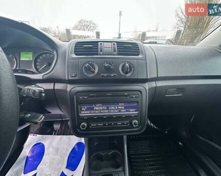 Белый Шкода Фабия, объемом двигателя 1.2 л и пробегом 157 тыс. км за 5500 $, фото 17 на Automoto.ua